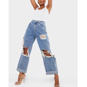 🦋PRETTYLITTLETHING Distressed Boyfriend Jeans
